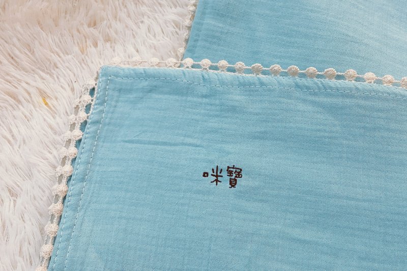 【TiNa】Baby蕾丝薄被 弥月礼盒 周岁礼物 刺绣定制化/挑布制作 - 被子/毛毯 - 棉．麻 多色