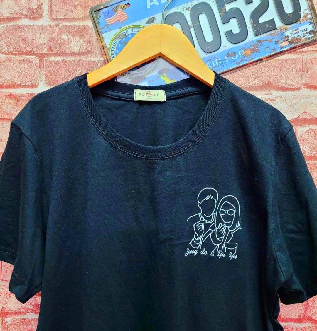 质感刺绣纪念【定制化刺绣衣服】 亲子装 情侣 团体服 刺绣质感UP - 女装上衣 - 棉 黑色