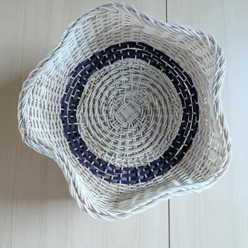 竹皮染黑的星形藤蔓托盘 - 收纳用品 - 纸 卡其色