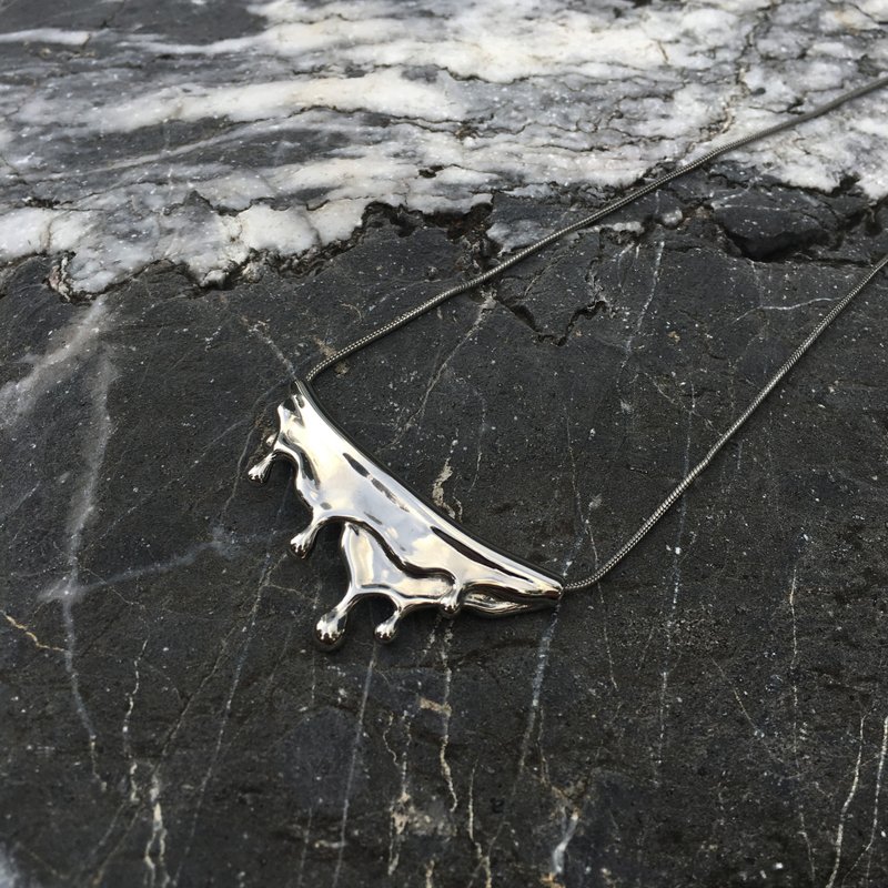 Meltwater Necklace 银色水滴项链 - 项链 - 其他金属 银色