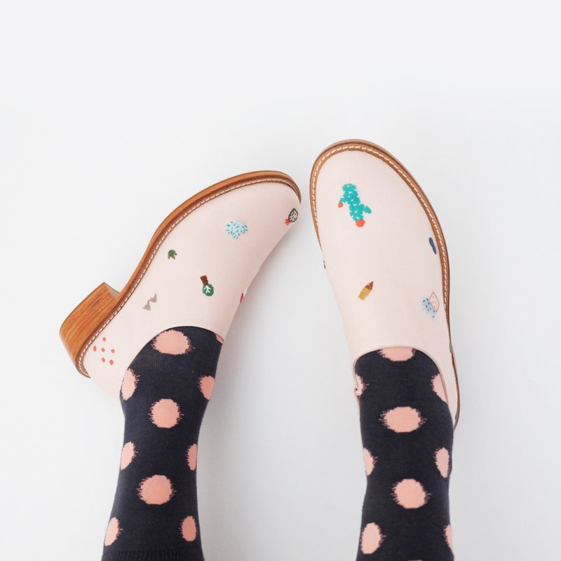 Strawberry Cactus Handcrafted Shoes - 女款休闲鞋 - 绣线 粉红色