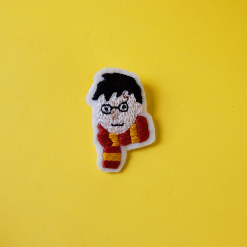 Harry Potter brooch - 胸针 - 绣线 多色