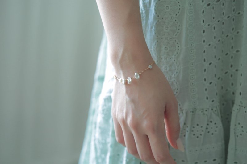 小花瓣珍珠手链 │14KGF注金包金 - 手链/手环 - 珍珠 白色