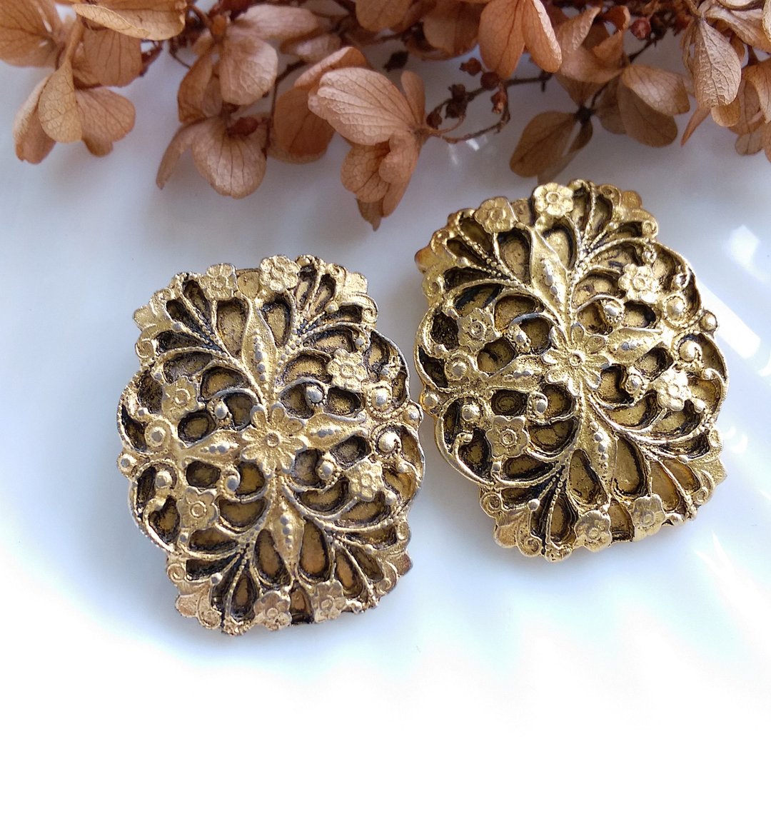 Vintage Jewelry 西洋古董饰品繁复 雕纹蕾丝新艺术风格 夹式耳环 - 耳环/耳夹 - 其他金属 金色