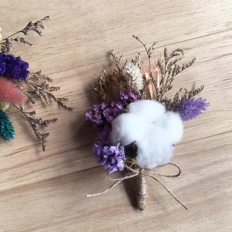 《Wannabe》幸福花嫁 棉花胸花 胸针 干燥花～文青感 新郎 新娘 伴郎 伴娘 胸针 婚礼婚宴 不凋花 摄影外拍道具 小花束 永生花 送礼 棉花 婚礼布置 兔尾草 干燥花束 礼物 婚礼 婚礼小物 七夕 - 植栽/盆栽 - 植物．花 多色