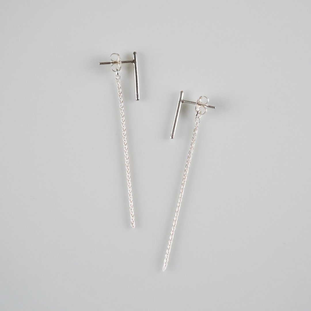Sillver925 Bar&Chain  pierced earrings - 耳环/耳夹 - 其他金属 银色