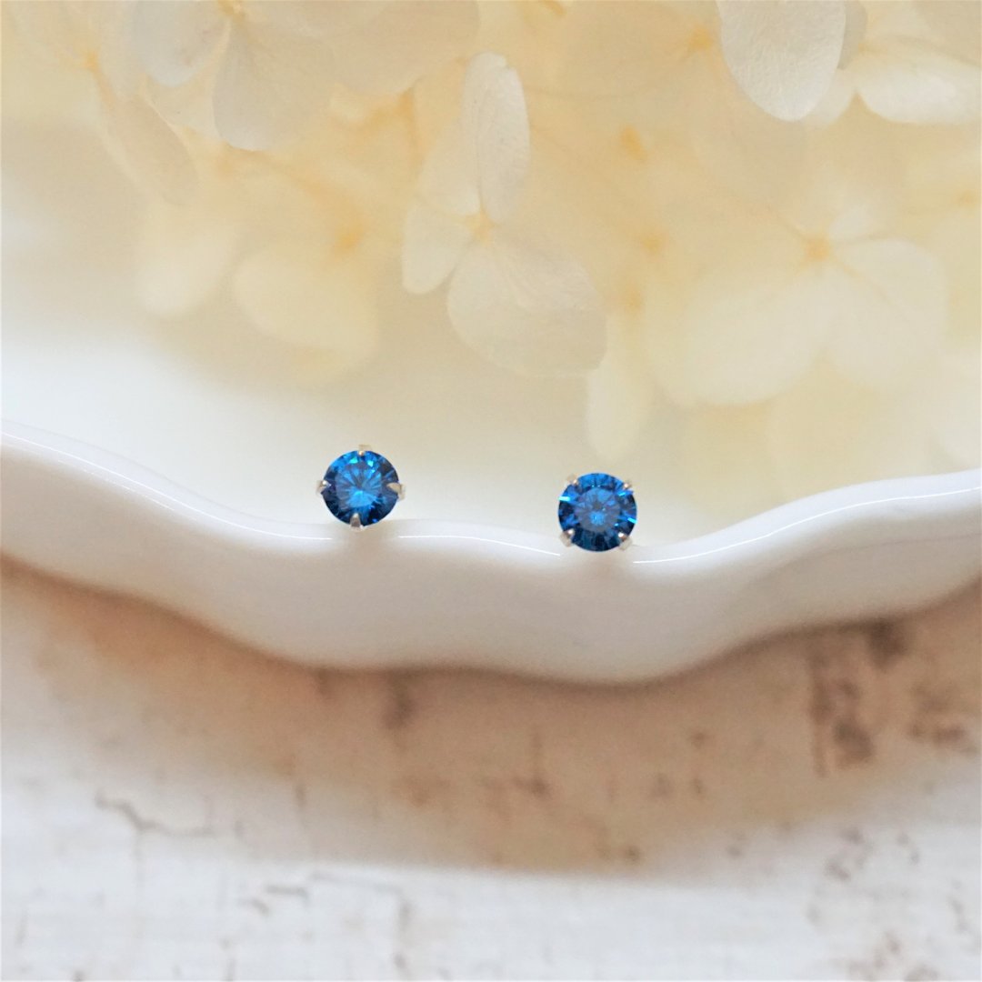 ll modo彩锆耳针 ll 4mm深海蓝色925银耳针 ER-00044 - 耳环/耳夹 - 纯银 蓝色
