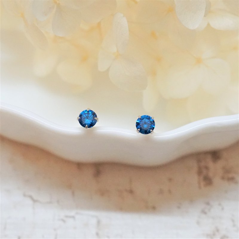 ll modo彩锆耳针 ll 4mm深海蓝色925银耳针 - 一对 / 附银耳堵 - 耳环/耳夹 - 纯银 蓝色