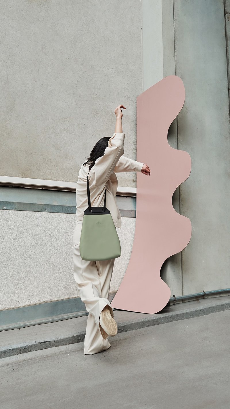 Una Lotus系列手提肩背包 (鼠尾草绿) 防泼水 肩背包 后背包 多种 - 侧背包/斜挎包 - 环保材料 绿色