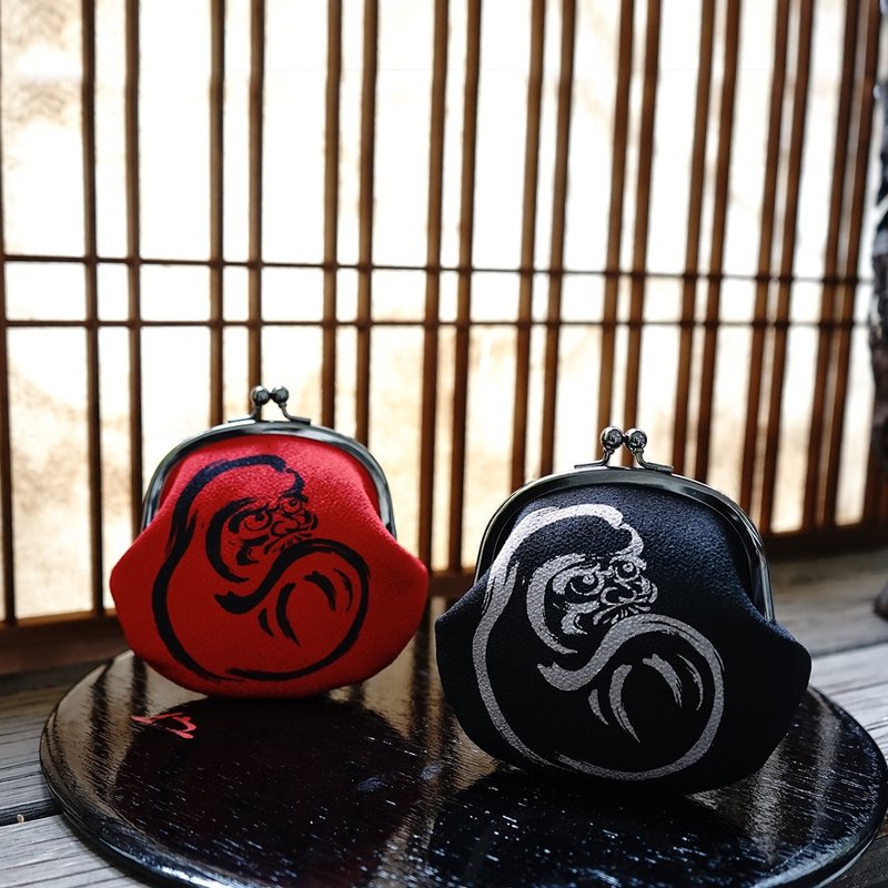 新春限定藏金达摩桑开运椿包 - 开运红&繁盛黑 - 零钱包 - 棉．麻 