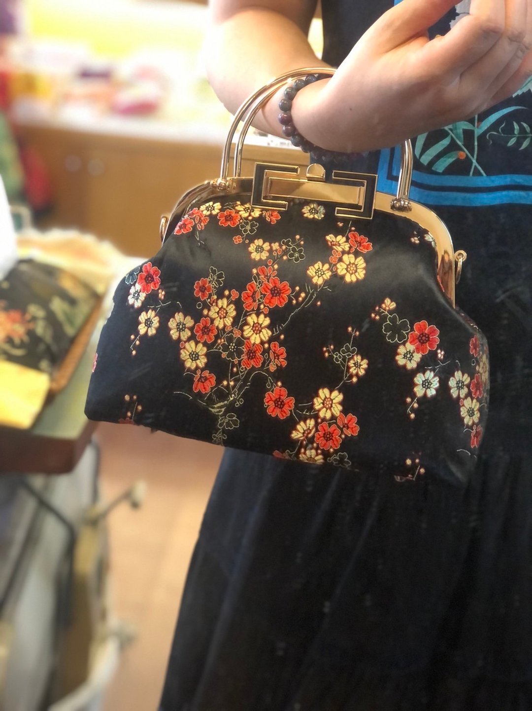 复古黑中梅年轻款织锦缎方锁口金晚宴包斜挎包 - 侧背包/斜挎包 - 丝．绢 多色
