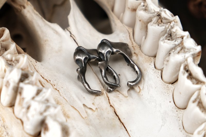 【山骸纪】听声兽—听骨耳骨夹 - 耳环/耳夹 - 银 银色