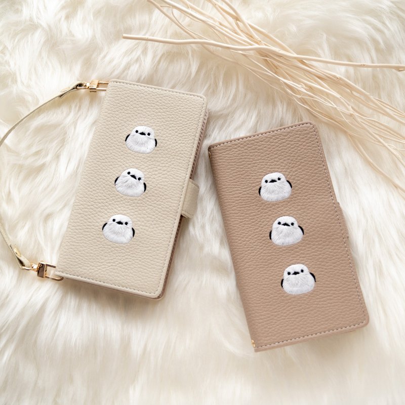 多设备兼容智慧型手机外壳 笔电风格 【三只日本长尾山雀】 带镜子 刺绣智慧型手机肩带 智慧型手机支架 侧面磁铁 暗色 A310I - 手机壳/手机套 - 真皮 咖啡色