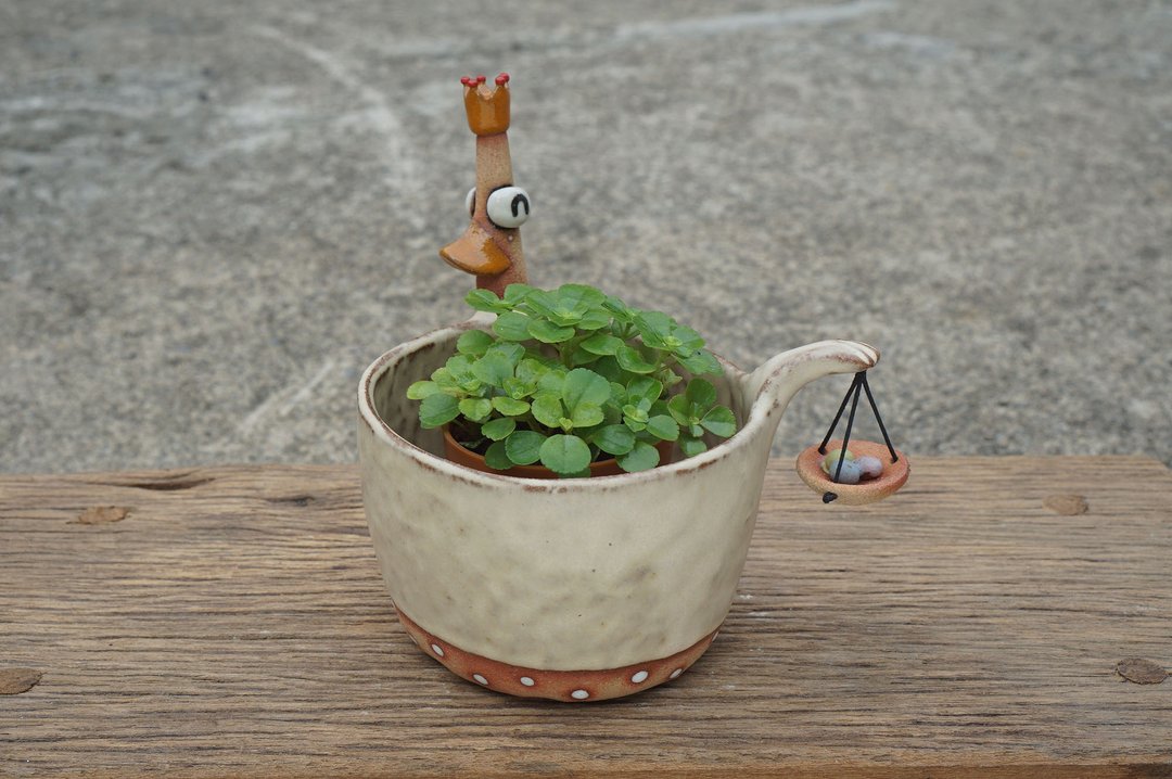 duck in crown ceramic plant pot , cactus ,bonsai , handmade ceramic - 花瓶/陶器 - 陶 咖啡色