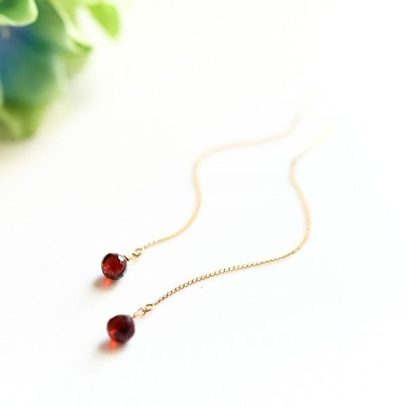 Symbol of fruit Love love fulfillment Onion garnet Crimson American earrings January birthstone - 耳环/耳夹 - 宝石 