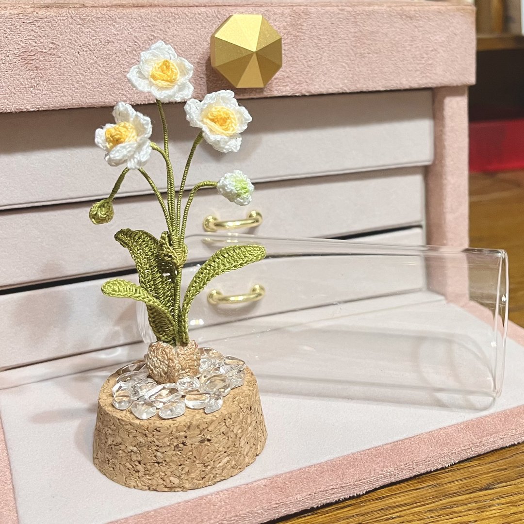 水仙花 • Daffodils 白水晶 瓶中花 钩织 编织 礼物 桌上小摆设 - 摆饰 - 棉 白色
