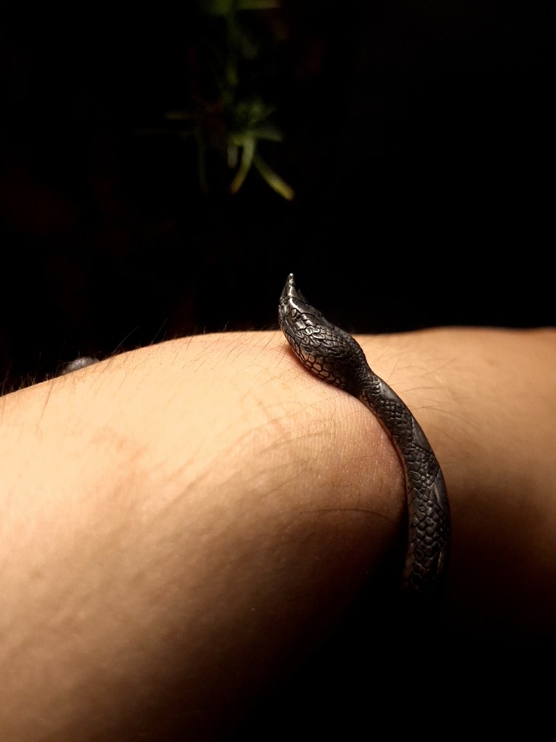 【台湾濒危物种】百步蛇手环尖吻蝮开放式纯银硫化手环(物种无危) - 手链/手环 - 银 
