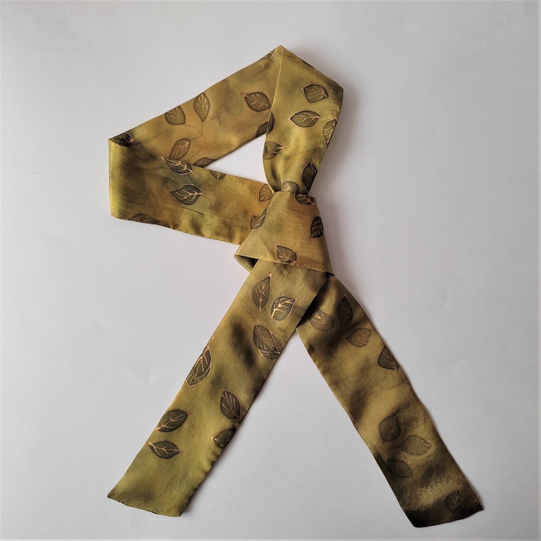 Small silk scarf for neck Green silk scarf hand dyed Skinny silk scarf for hair - 丝巾 - 丝．绢 绿色