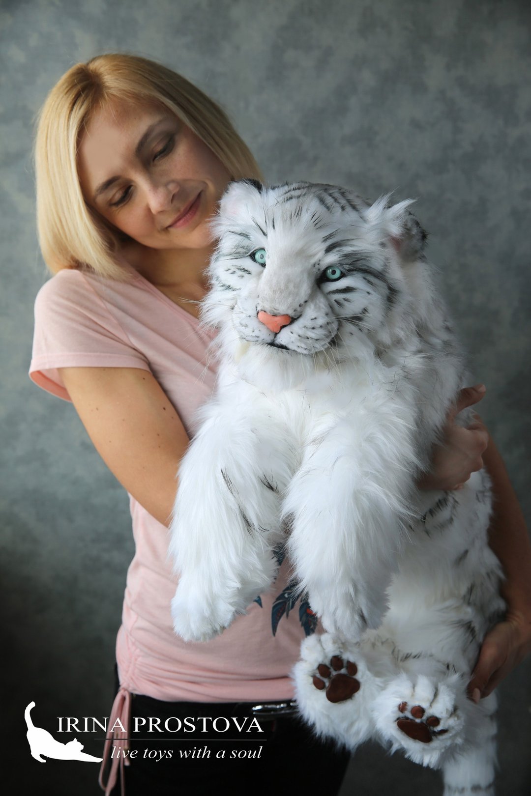 Saber tooth tiger, realistic toy - 玩偶/公仔 - 其他材质 白色