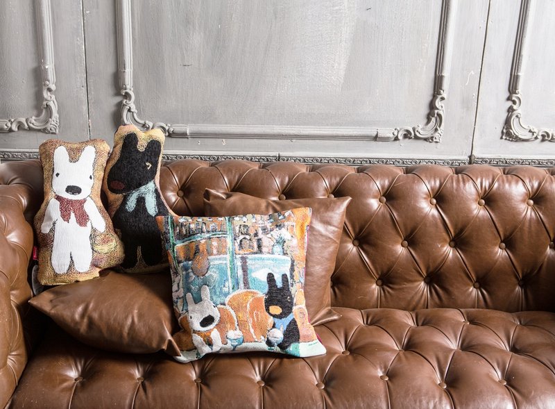 《丽莎和卡斯柏》哥白林刺绣造型抱枕-卡斯柏 - 枕头/抱枕 - 棉．麻 黑色