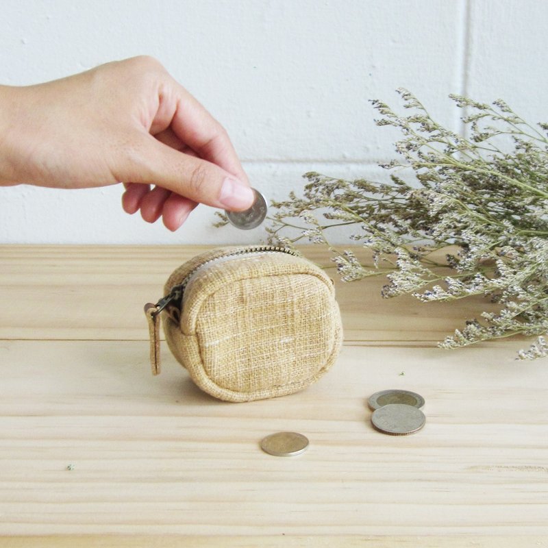 手工棉制胖胖小零钱包-天然植物染-浅褐色 - 零钱包 - 棉．麻 咖啡色