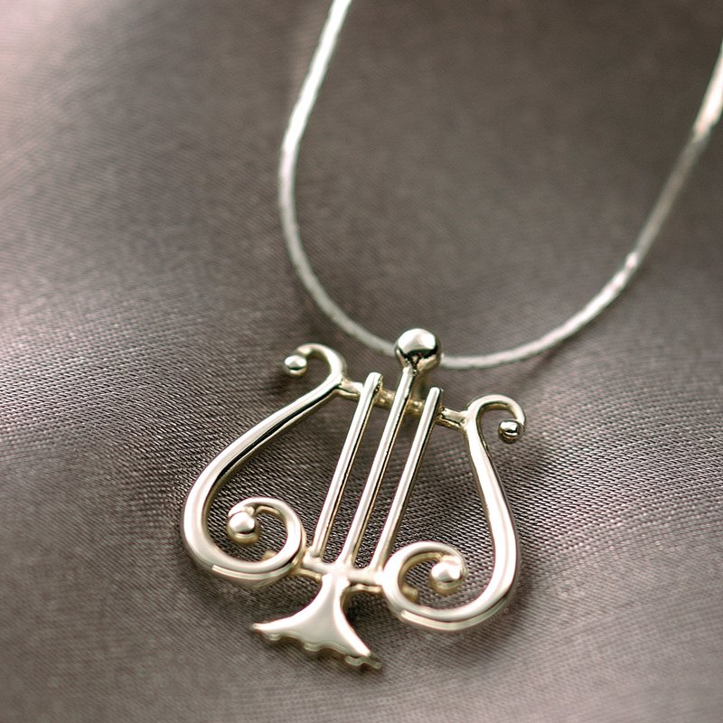 给爱丽丝 - 里拉琴纯银项链 - 项链 - 纯银 银色