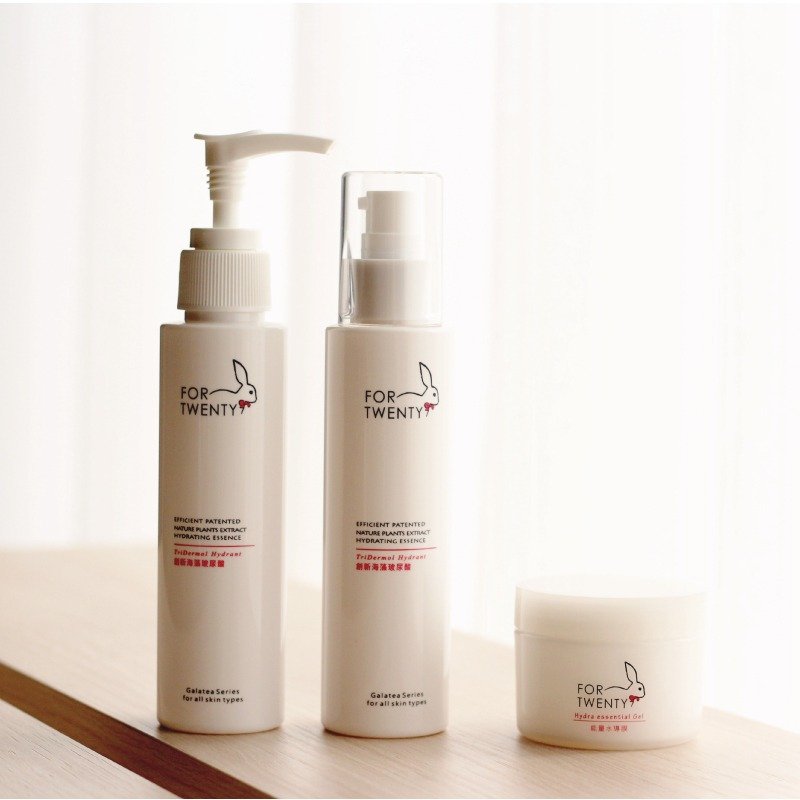 Goody Bag -水透光光感三件组 - 乳液 - 塑料 白色