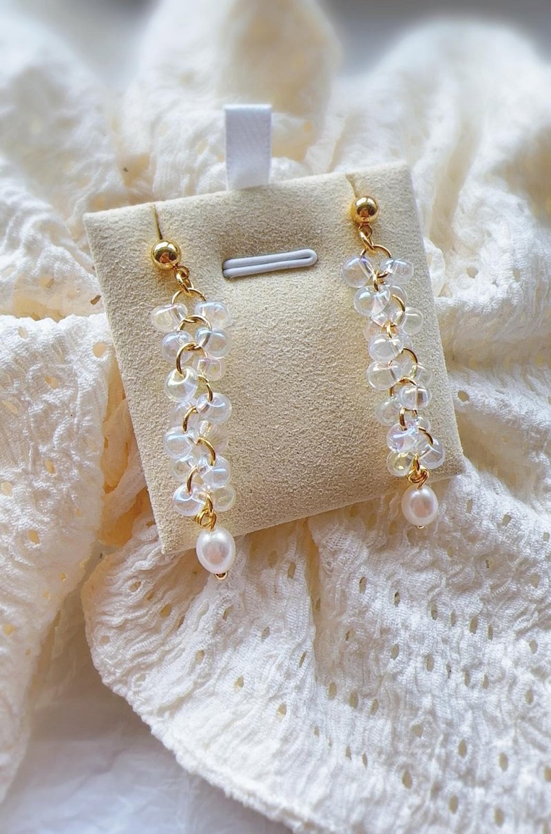 淡水珍珠捷克透明小珠垂坠耳环 - 耳环/耳夹 - 其他金属 金色