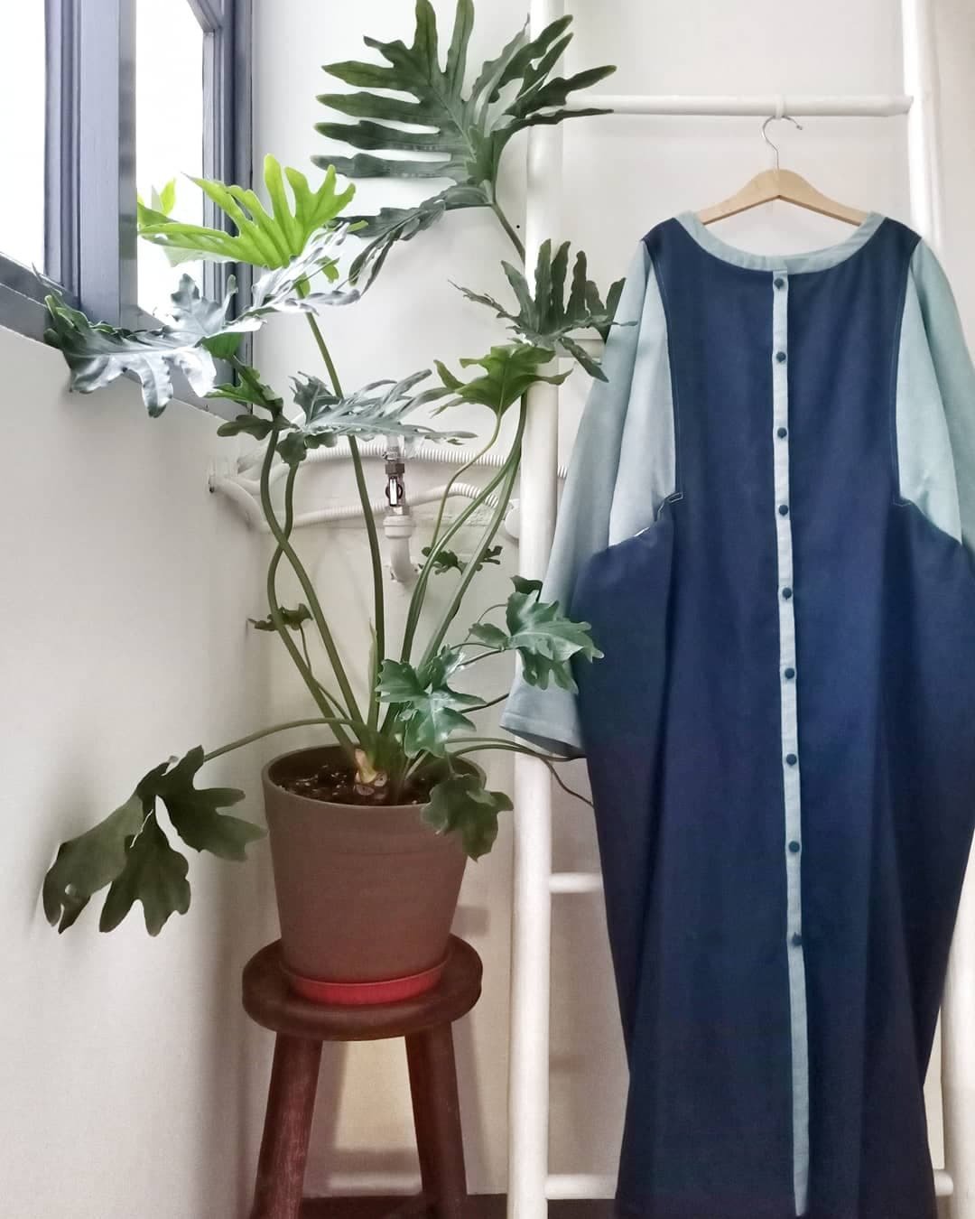 双青拚色圆立领连袖脇边立体口袋衬衫棉麻洋装 - 洋装/连衣裙 - 棉．麻 