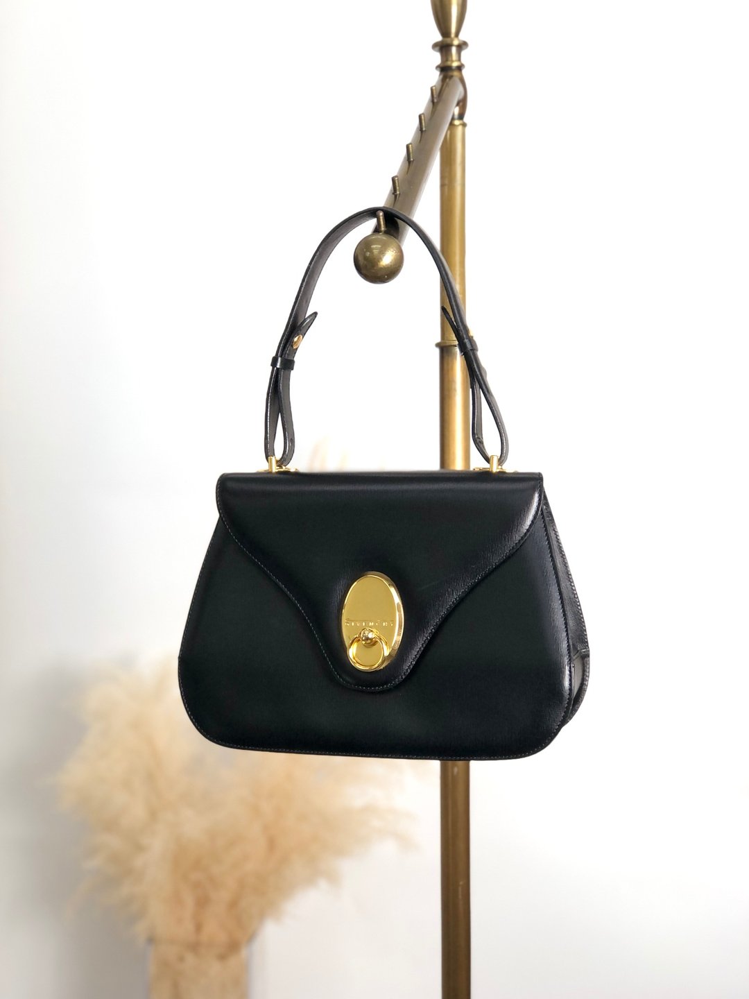 【VintageShop solo 日本直送中古包专卖店】GIVENCHY 纪梵希 手提包 黑色 经典扣设计 皮革 顶部手柄 vintage 古着 3pv2af - 手提包/手提袋 - 真皮 黑色