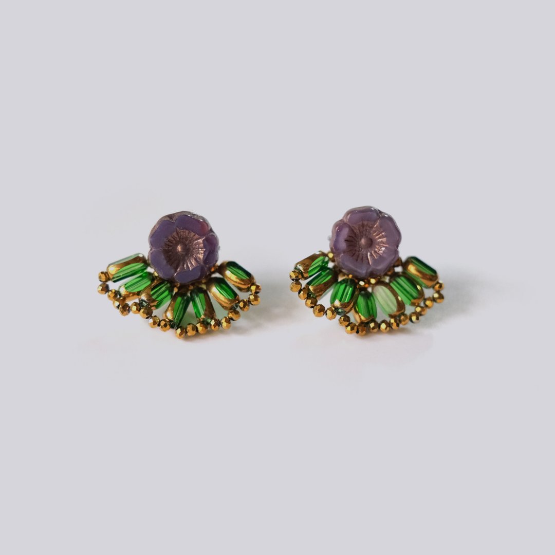 扇形花耳环 Fan Flower Earrings - 灰紫 耳针/耳夹 - 耳环/耳夹 - 玻璃 紫色