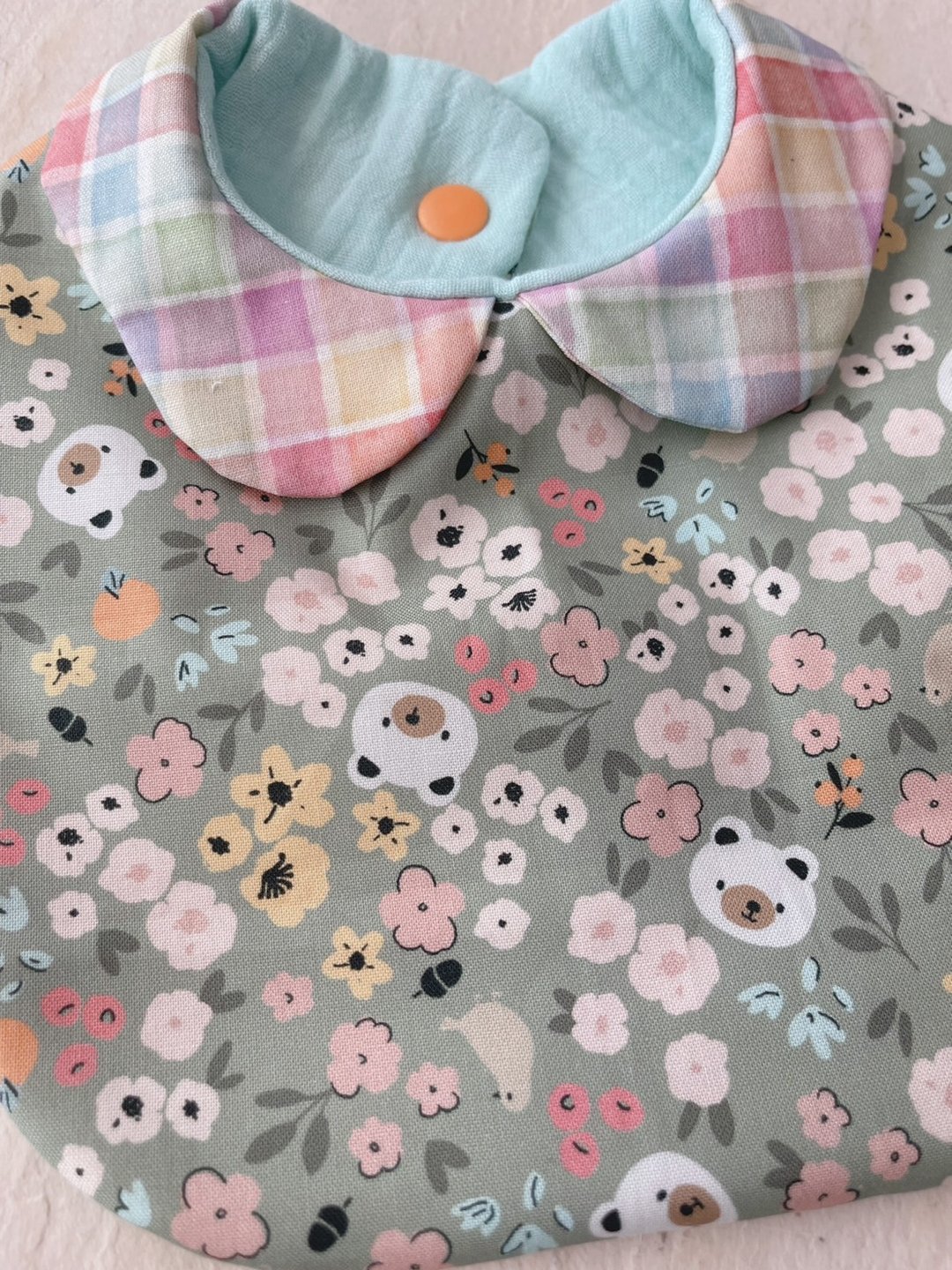 熊宝宝爱花花     手工纯棉六层纱葫芦领围兜/可双面用 - 围嘴/口水巾 - 棉．麻 多色