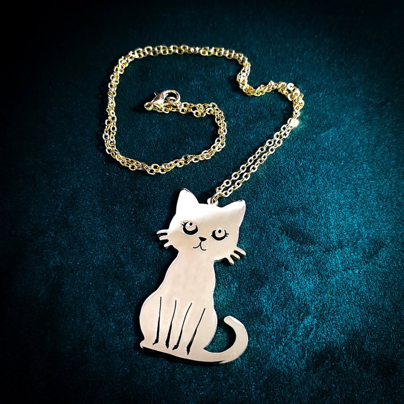 抽象猫吊坠：Amore Accessories - 项链 - 铜/黄铜 银色