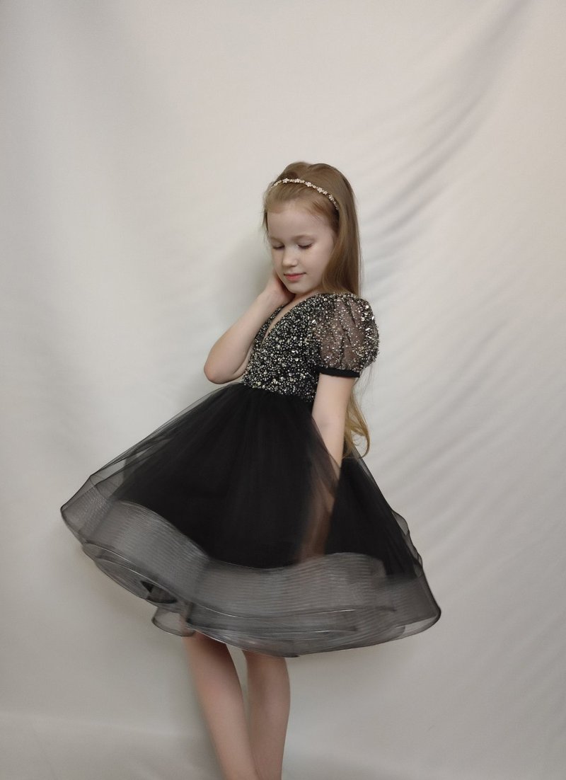 小公主的缎面连衣裙 精致而个性 - 童装礼服/连衣裙 - 其他材质 多色