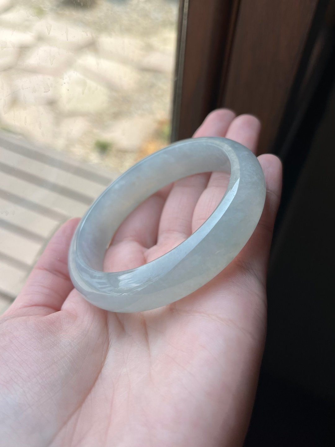 I 暮雪 I 糯冰种淡蓝底翡翠手镯 圈口55.4mm 缅甸玉A货 - 手链/手环 - 玉石 白色