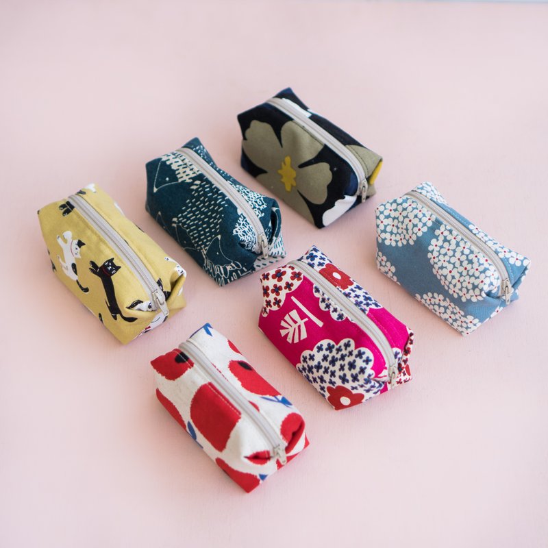 实用礼物 大嘴鱼零钱包  可选花布订制 - 化妆包/杂物包 - 棉．麻 多色