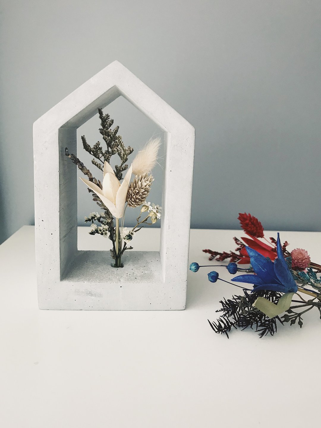 Home家饰品.干燥花架.白色/蓝色/红色(含包装) - 摆饰 - 植物．花 灰色
