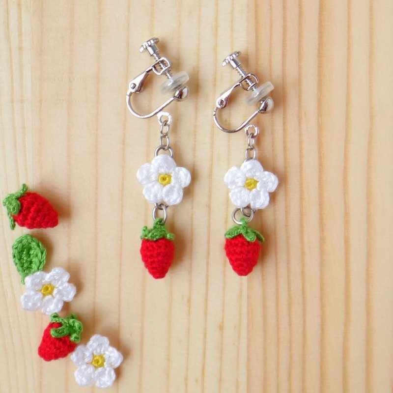 袖珍编织/甜美草莓/耳环 - 耳环/耳夹 - 棉．麻 红色