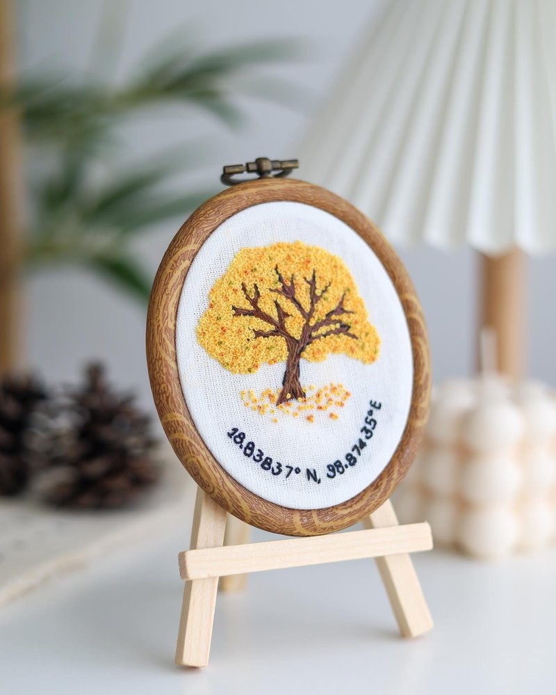Gift set, souvenir, handmade, with stand, yellow tree shape - 摆饰 - 棉．麻 白色