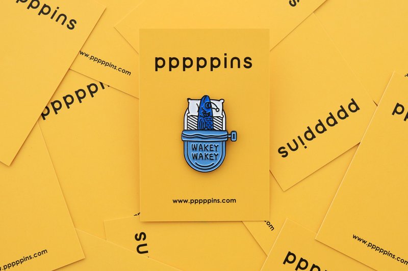 Wakey Wakey 沙丁鱼罐头 珐琅别针 - 胸针 - 其他金属 白色