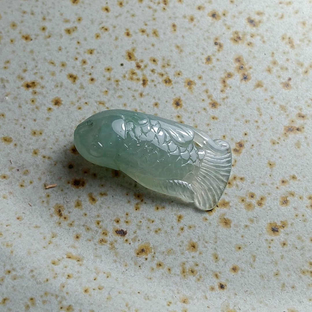 J0225天然翡翠A货 . 冰种湖水鱼.年年有余.挂饰. - 摆饰 - 玉石 