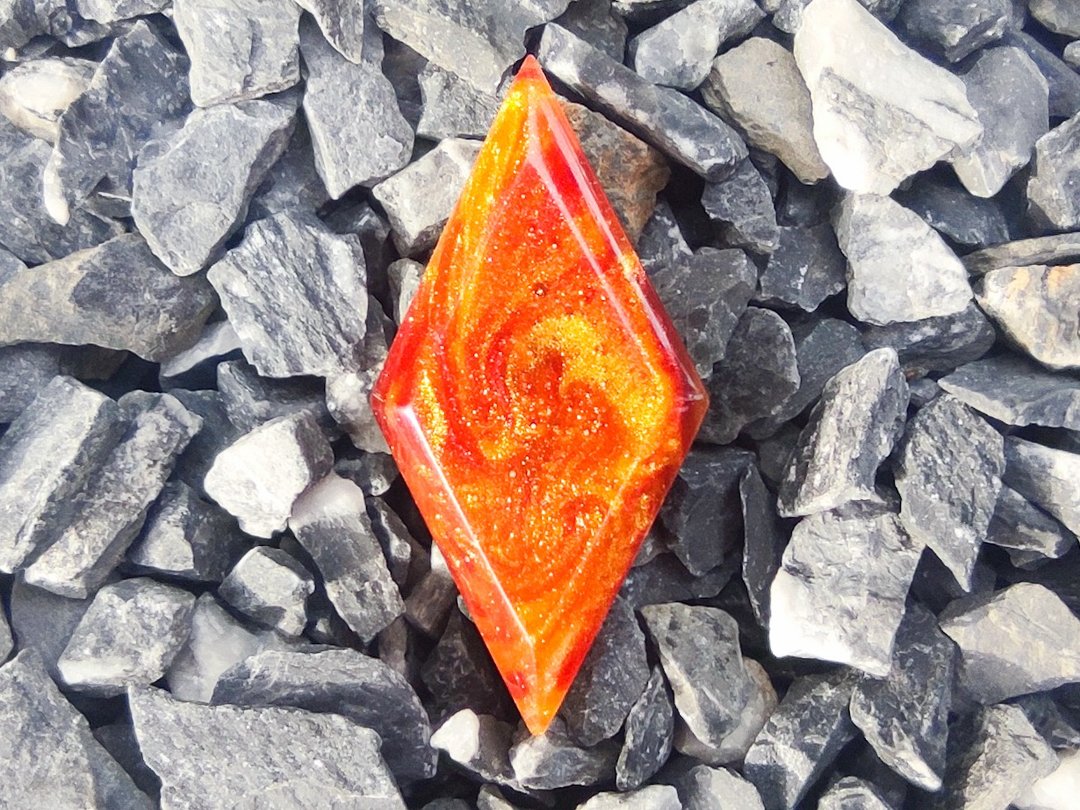 熔岩凤凰吊坠 - 项链 - 树脂 多色