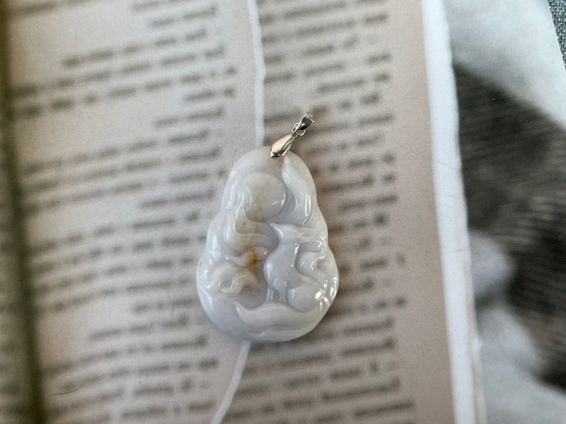 九尾狐吊坠 - 吊饰 - 玉石 白色