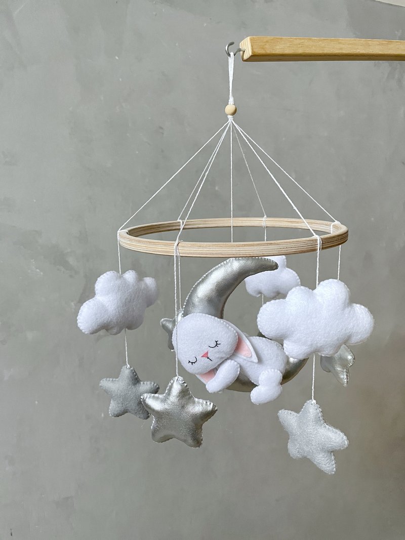 林地婴儿床戴尔兔子 嬰儿床床铃灰色和银色 毛毡床铃中性 - 玩具/玩偶 - 其他材质 银色