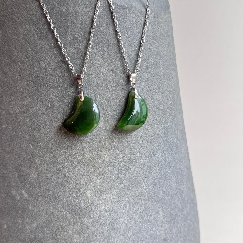 迎春玉月 - 迷你小北极玉光系列 - 台湾设计雕刻之翠玉项链 - 项链 - 玉石 绿色