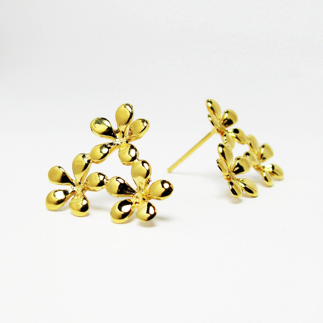 【雙11折扣】Flower earrings, Floral Earrings, stud earrings, delicate earrings - 耳环/耳夹 - 其他金属 