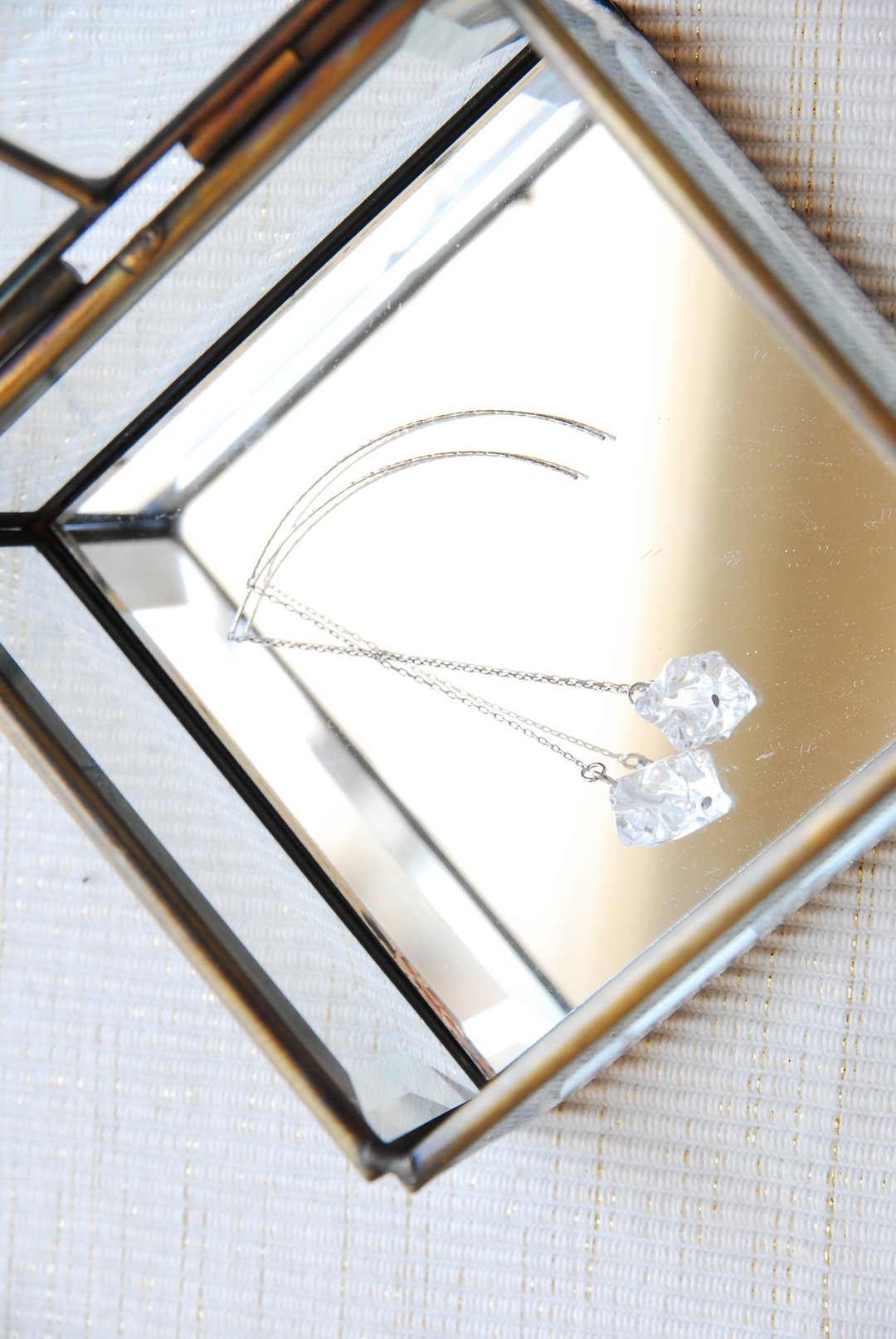 American earrings of crystals like confetti - 耳环/耳夹 - 半宝石 透明