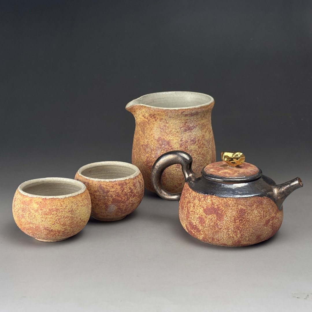 良时美器|台湾陶艺作家周圣钧 眩泥茶壶组一壶两杯一茶海 - 茶具/茶杯 - 陶 金色