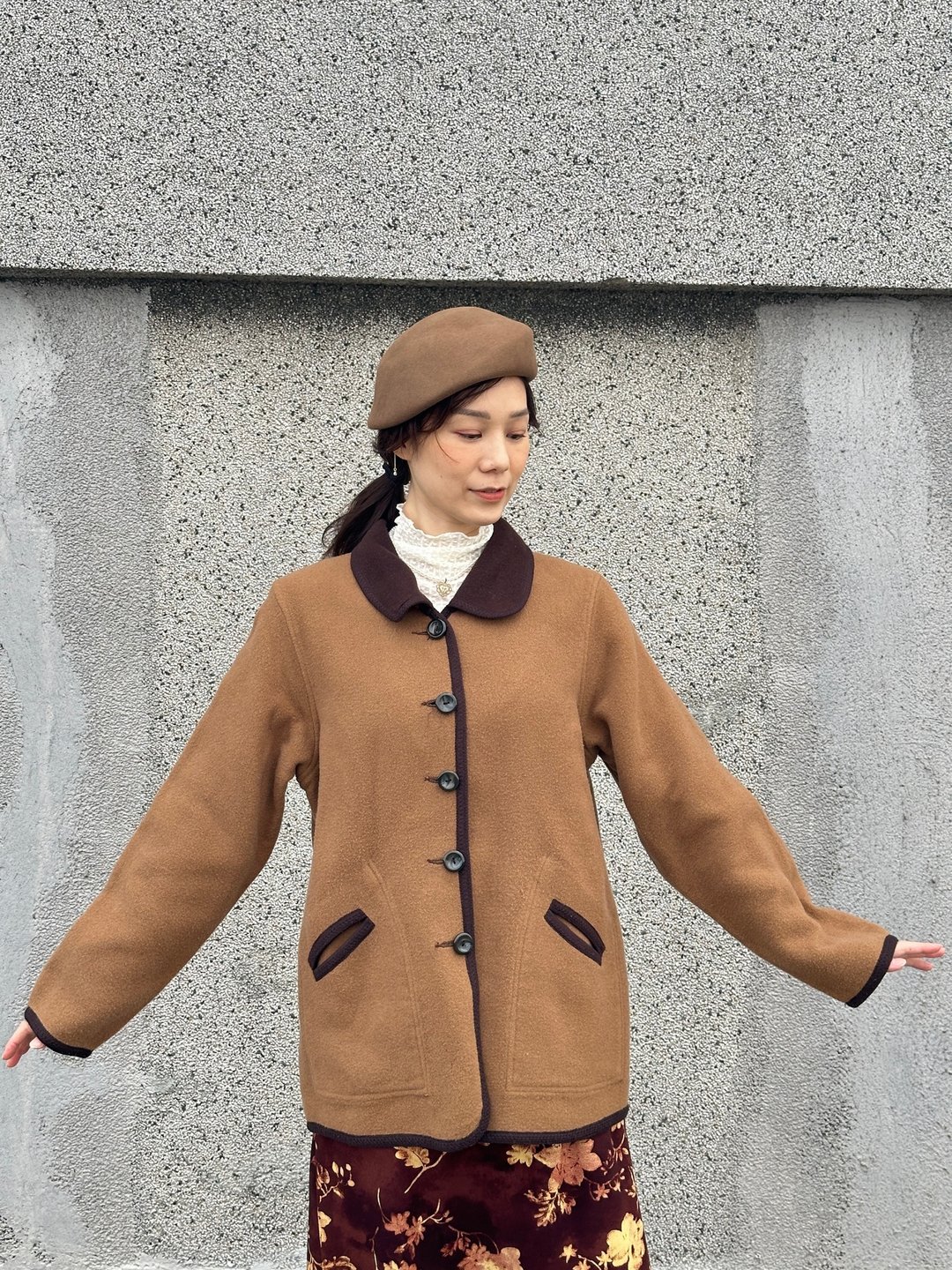 咖啡毛包边大衣 - 女装休闲/机能外套 - 其他材质 咖啡色