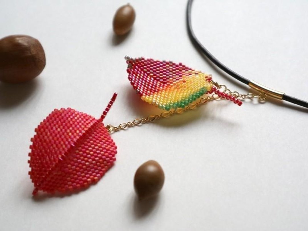 Autumn Cherry Blossom Necklace Red Yellow Green Leaf Leaf Real Autumn Leaves Maple Colorful Forest Miscellaneous Tree Forest Sakura Sakura Pendant Landscape Travel Chidorigabuchi Meguro River Ueno Park - 项链 - 玻璃 红色
